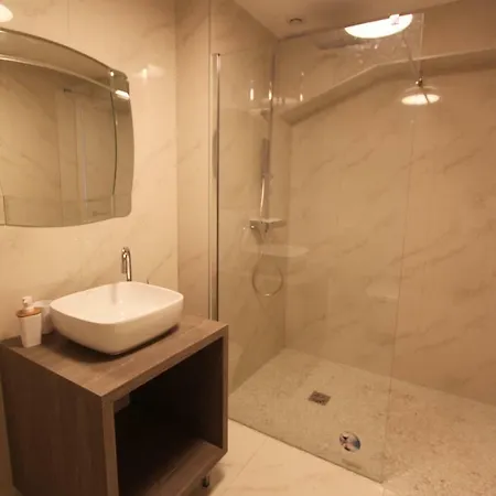 Subtil Insolite Villa *